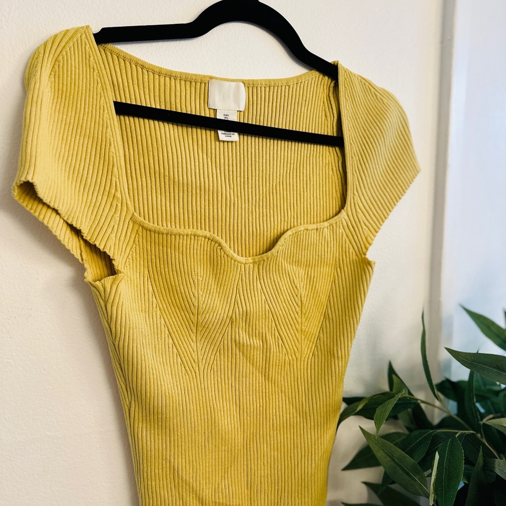 H&M Yellow Ribbed Short Sleeve Top - Picture 2 of 3